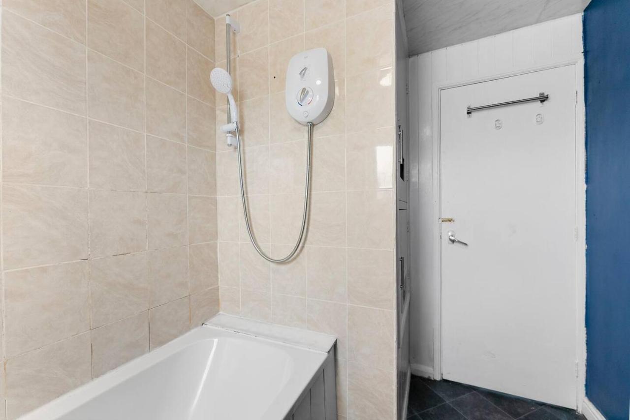 Apartament Sleek And Stylish 3 Bed House - Great Location Bolton Zewnętrze zdjęcie